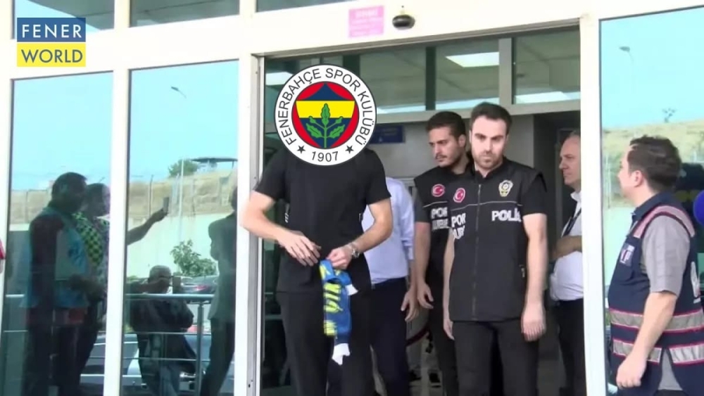 Fenerbahçe Hareketlendi! Yıldız Futbolcu İstanbul Yolunda!