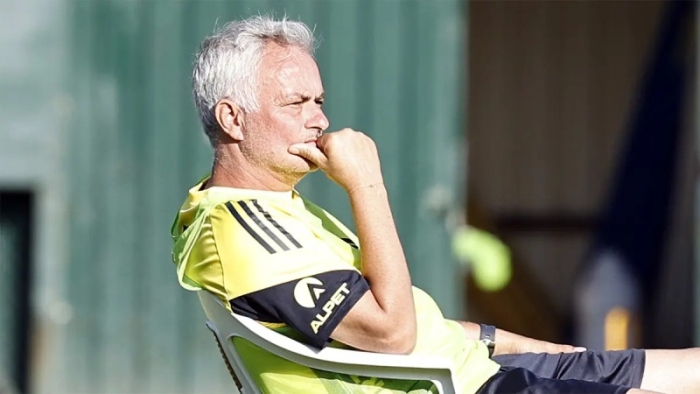 Mourinho’dan Radikal Karar: 3 Futbolcuya Kapı Gösterildi!