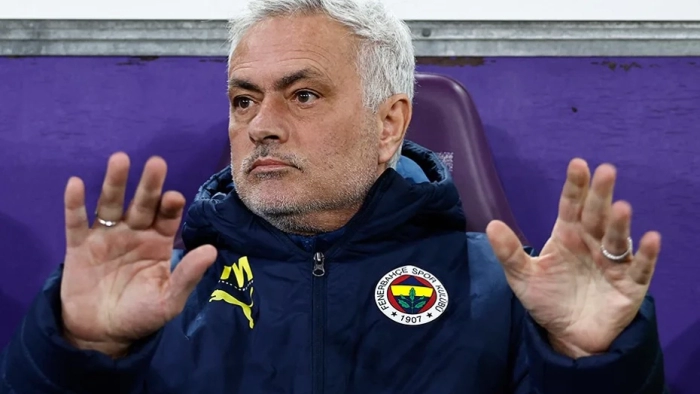 Mourinho’dan Sürpriz Karar: Kampa Alınan 2 Futbolcunun Bileti Kesildi!