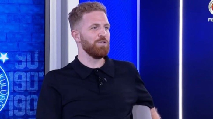 Devin Özek, Nijeryalı Yıldızla El Sıkışmak Üzere!