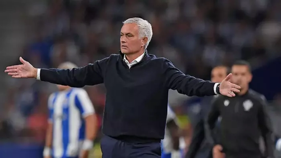 Jose Mourinho bunu da yaptı! Fenerbahçe'ye son faturası ağır oldu...