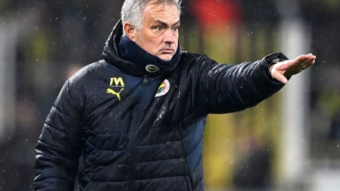 Mourinho’dan yönetime net mesaj! “O ismi kadroda tutun!”