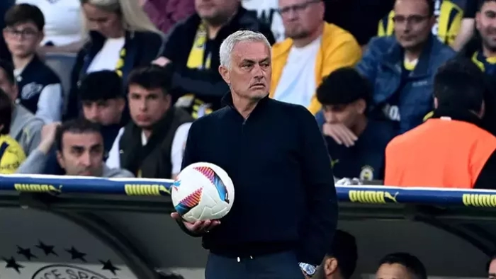 Fenerbahçe’de Yaprak Dökümü: 7 Yıldızla Yollar Ayrılıyor