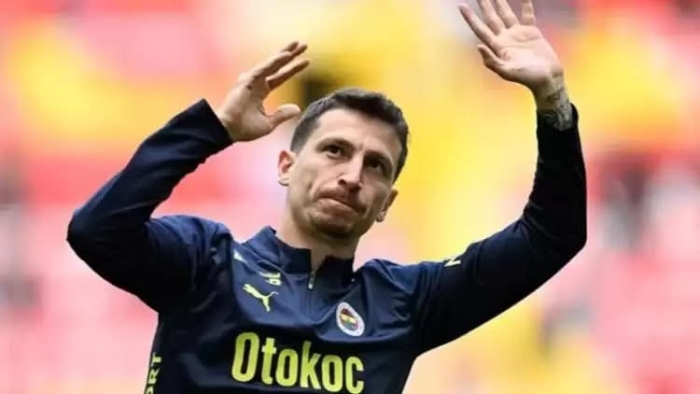 Fenerbahçe’de Mert Hakan Sürprizi Patladı! Gündeme Damga Vurdu